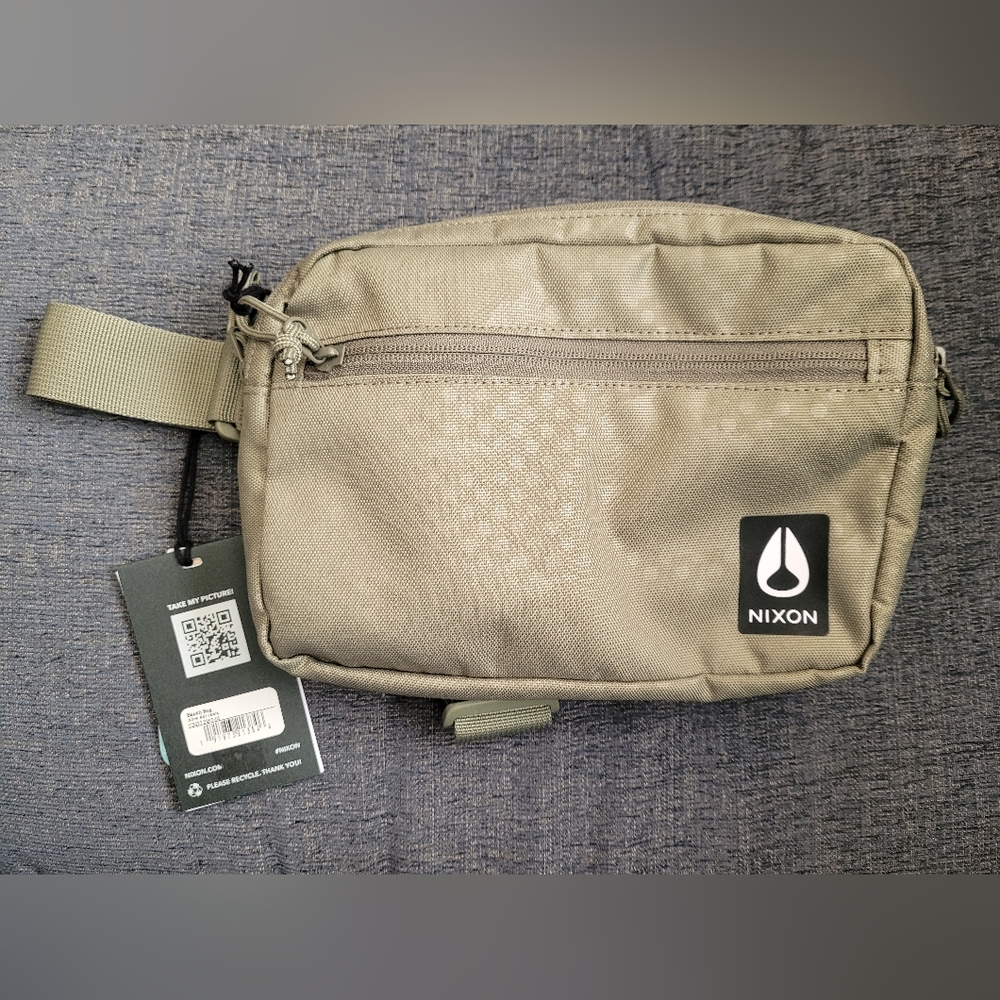 NWT Nixon Bandit bag--Olive